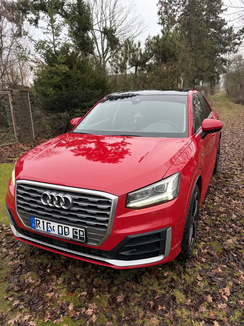 Audi Q2 Sport Ausführung Rot - 1