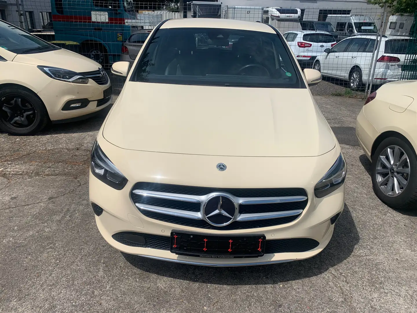 Mercedes-Benz B 180 B 180 d (247.010) Beige - 2