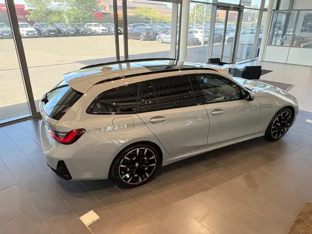BMW 3 Series view 9