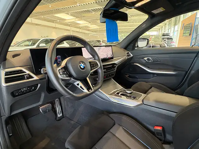 BMW 3 Series view 15