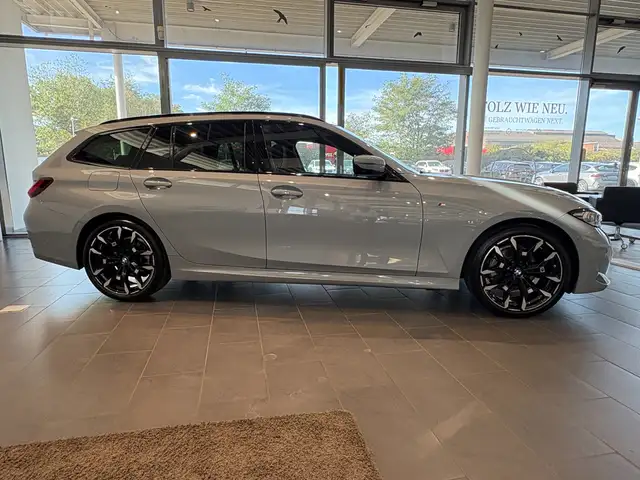 BMW 3 Series view 10