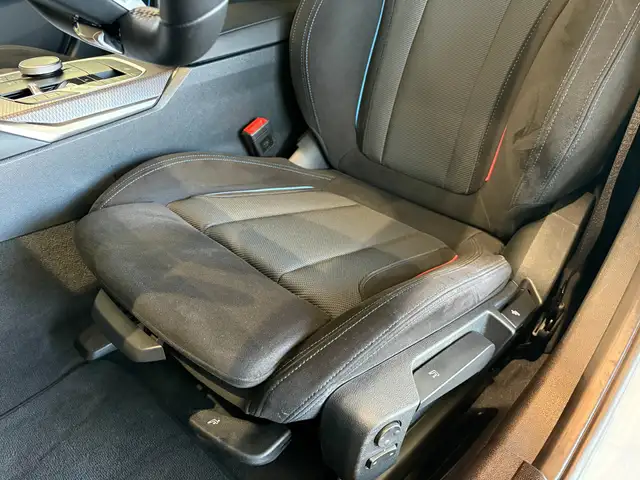 BMW 3 Series view 13