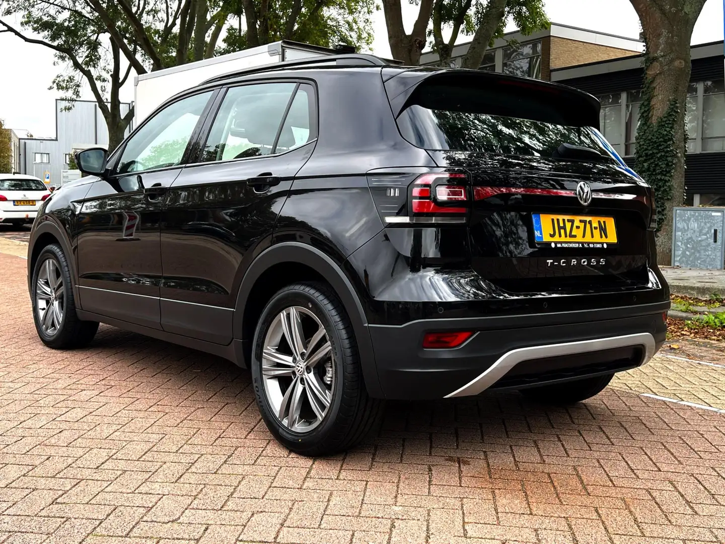 Volkswagen T-Cross 1.0 TSI Style High-Line_ 110PK_Carplay_Camera_ACC_ Zwart - 2