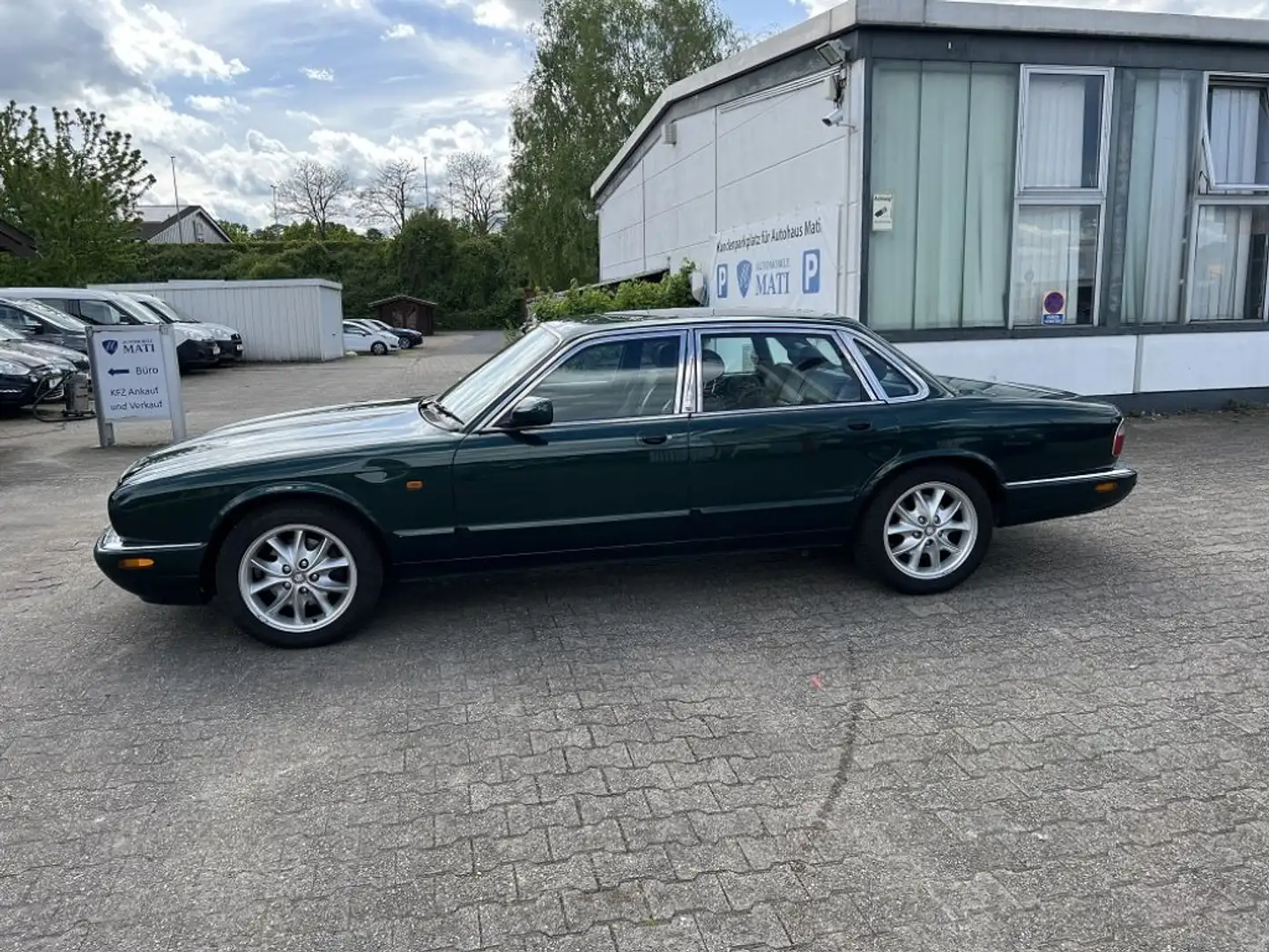 Jaguar XJ 4.0 Sovereign Verde - 2