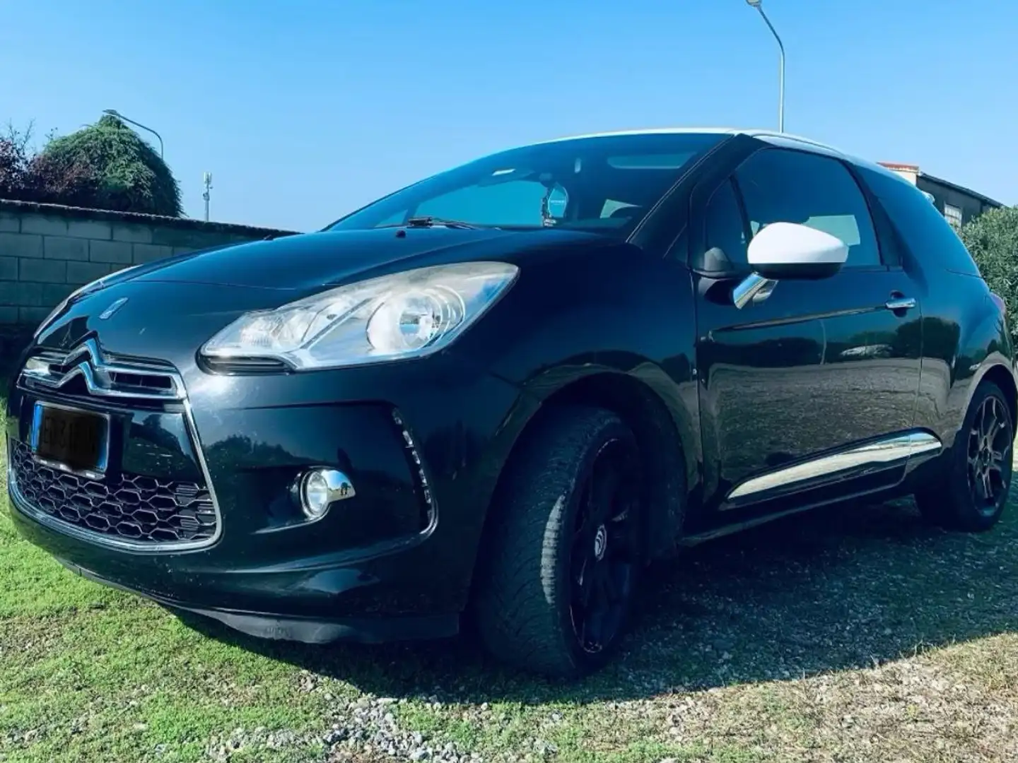 Citroen DS3 DS3 1.6 hdi So Chic 92cv Nero - 1