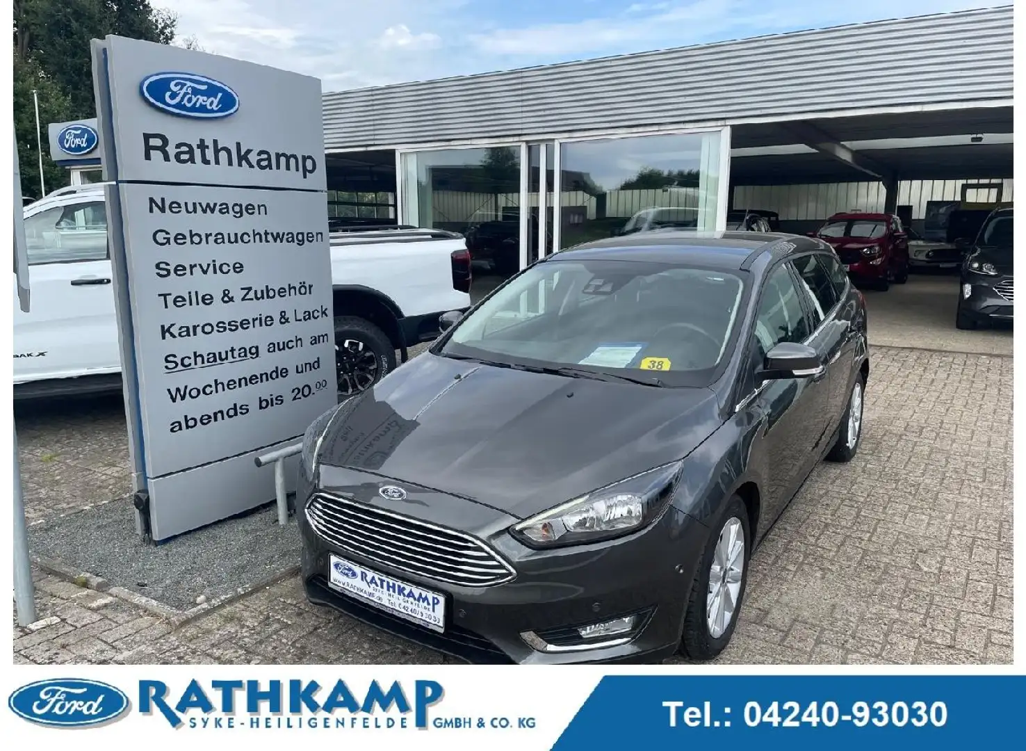 Ford Focus Titanium Grau - 1