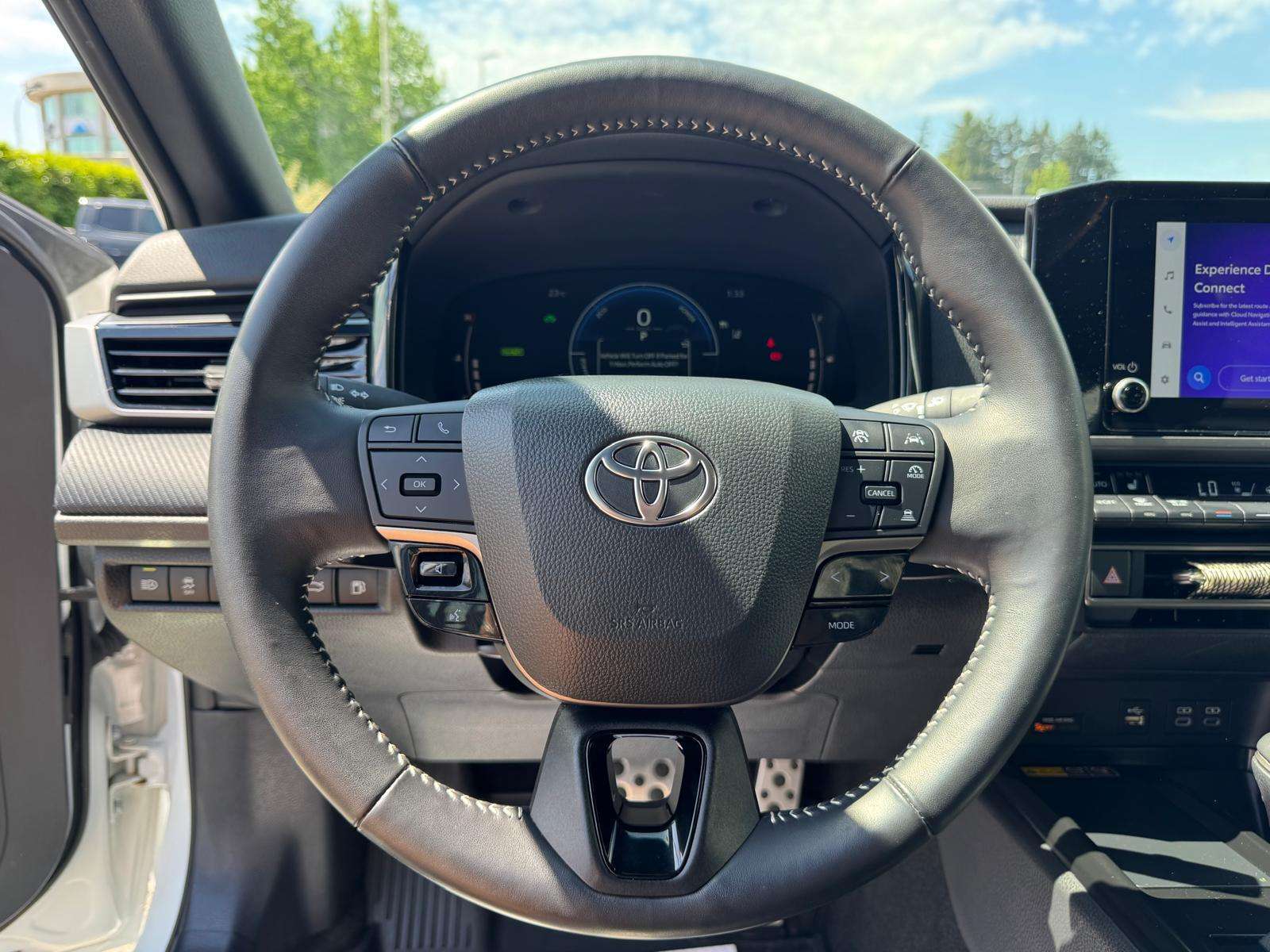 2025 Toyota Camry — view 10