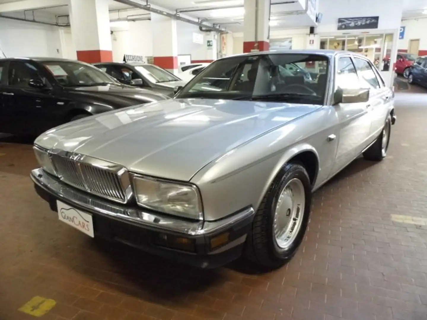 Jaguar XJ6 Sovereign Plateado - 1