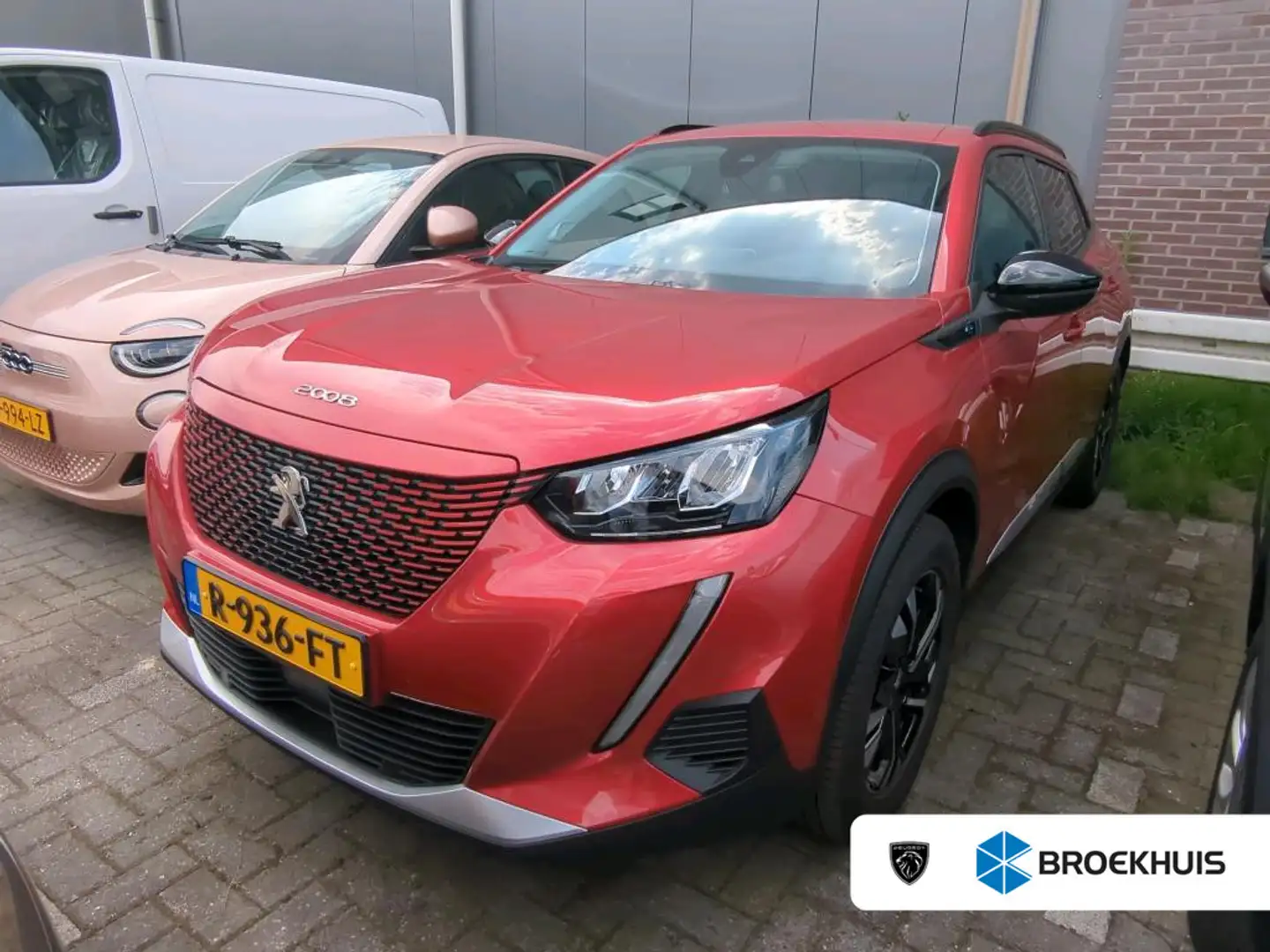 Peugeot e-2008 EV Allure 50 kWh | Clima | Cruise | Apple Carplay/ Rood - 1