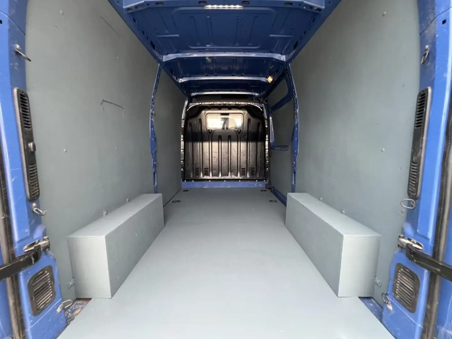 Nissan NV400 NV400 Blauw - 2