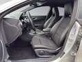 Mercedes-Benz CLA 180 Shooting Brake NAVI KAMERA LEDER XENON Argent - thumbnail 9