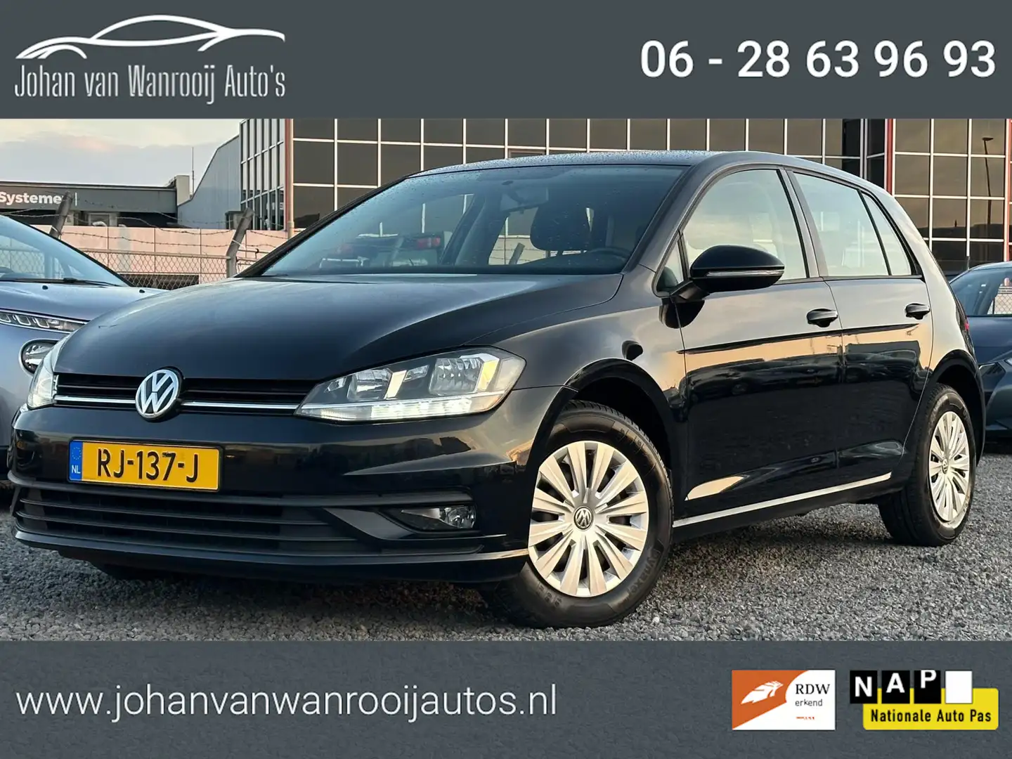 Volkswagen Golf 1.0 TSI Trendline/NAVI/CARPLAY/NW APK Zwart - 1