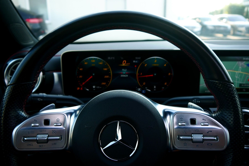 Mercedes-Benz CLA 200 d AMG Line Aut. *Panorama - Night Paket* — photo 13