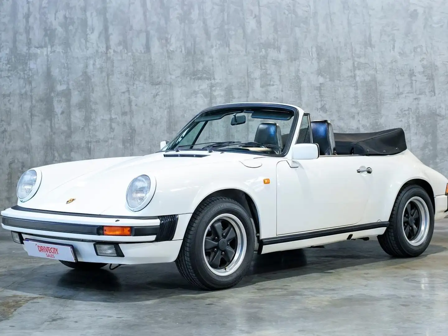 Porsche 911 Carrera 3.2 Cabriolet Wit - 1