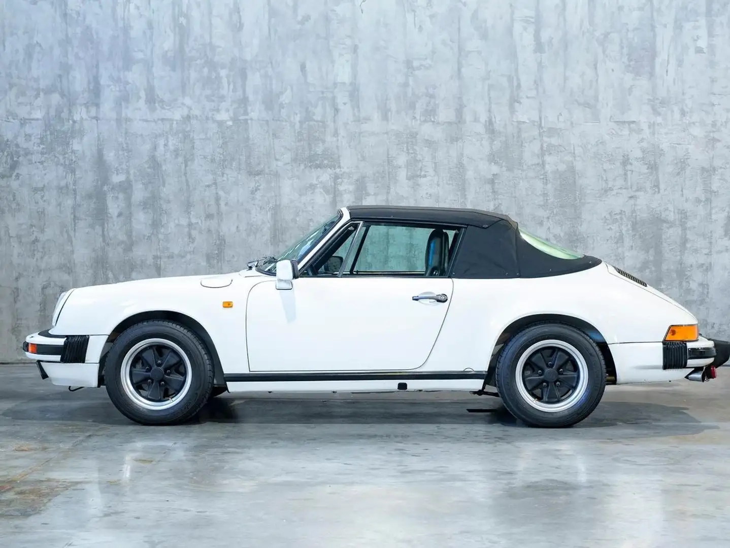 Porsche 911 Carrera 3.2 Cabriolet Wit - 2
