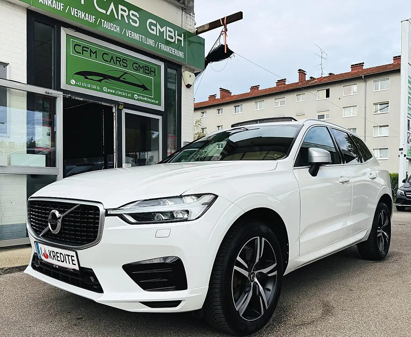 Volvo XC60 D4 R-Design Geartronic Weiß - 1