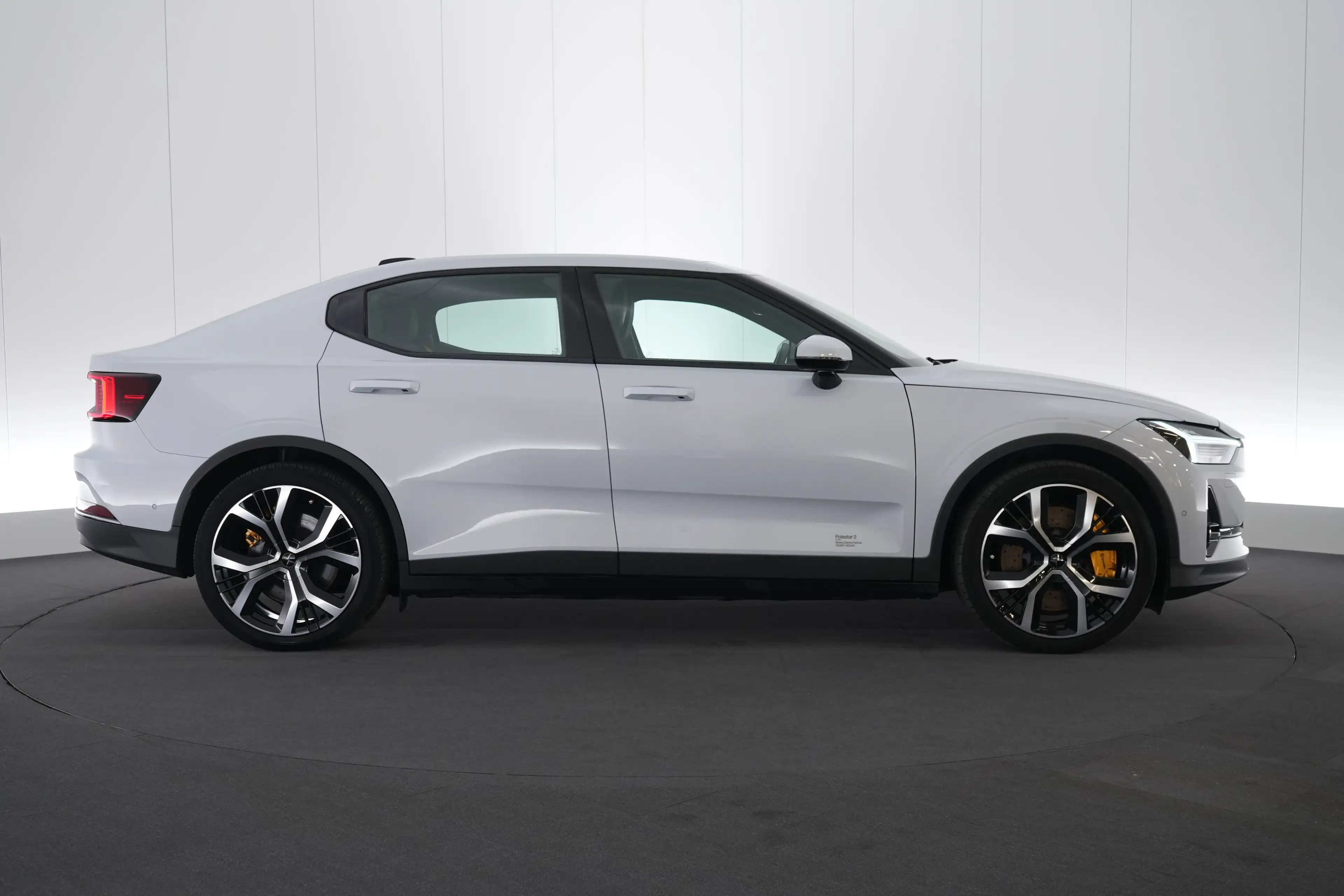 Polestar 2 78 kWh Dual Motor Plus Pilot Performance LED GPS P — photo 5