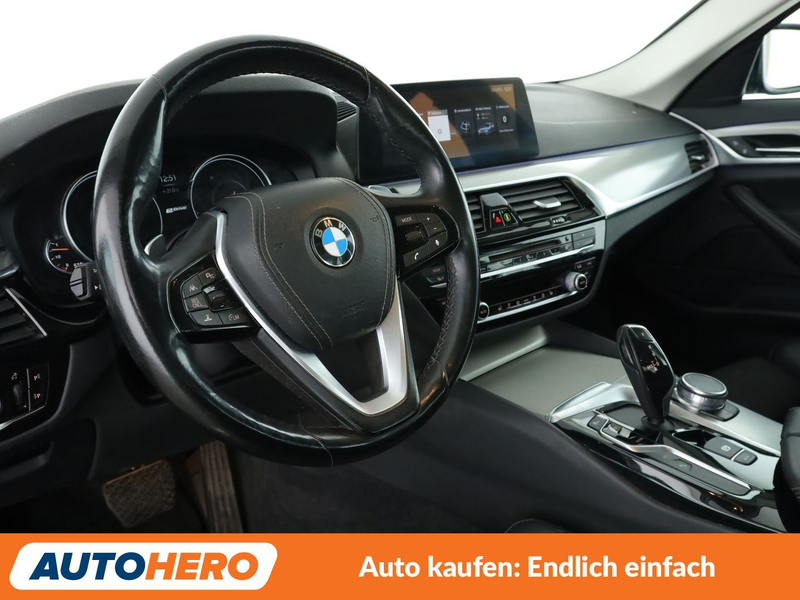BMW 530 530e Sport Line Aut.*NAV*HUD*ACC*CAM*PDC*SHZ*ALU* — photo 11