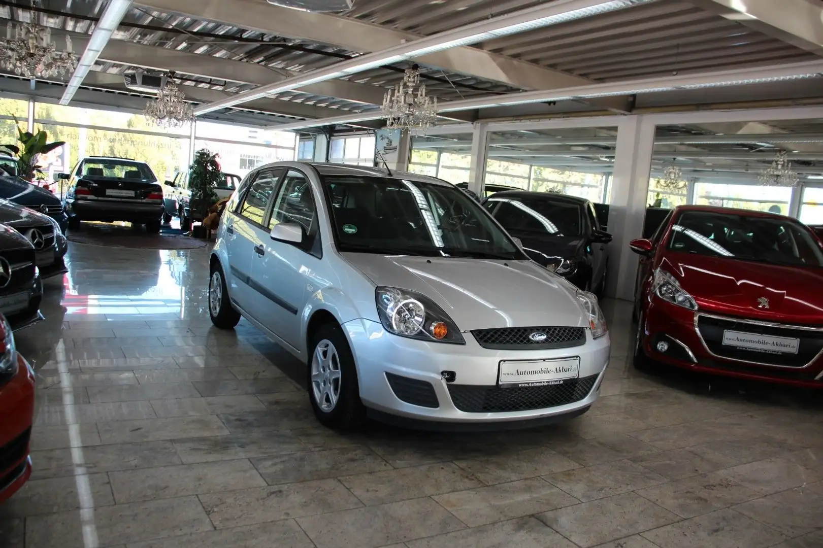 Ford Fiesta Fun X Grau - 2