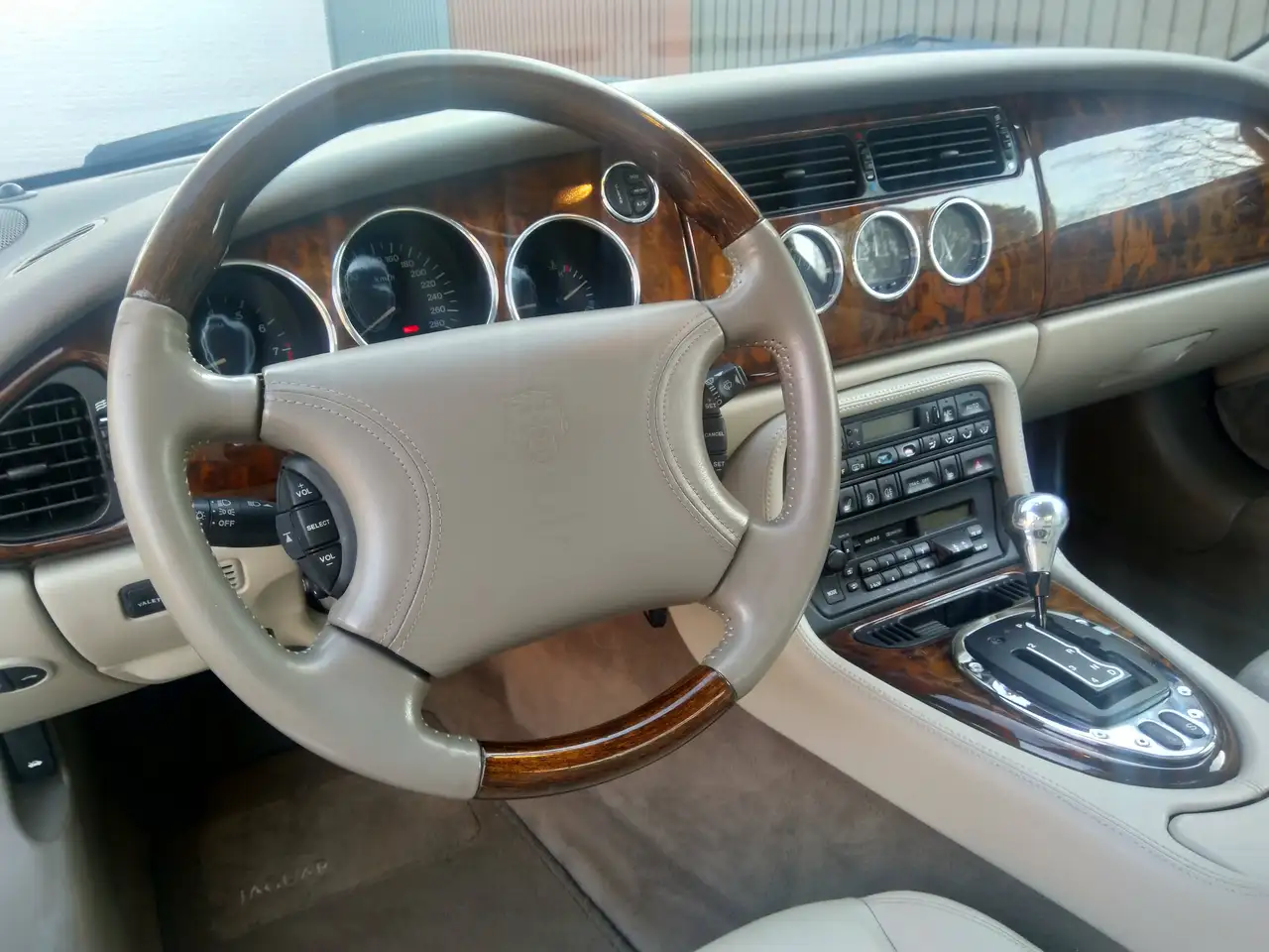 Jaguar XK Coupe, foto 6