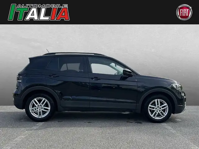 Volkswagen T-Cross view 3