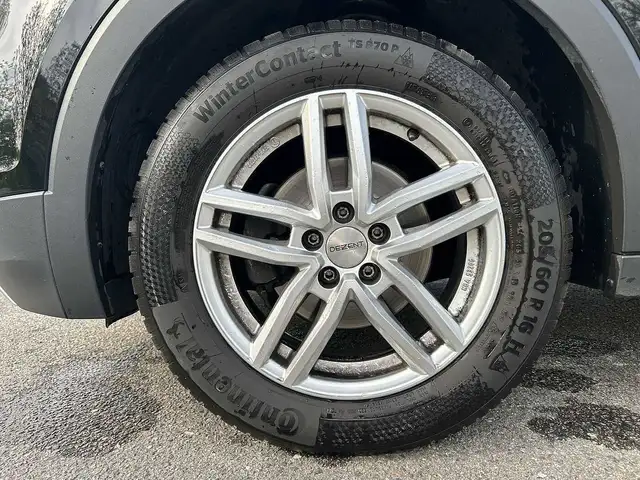 Volkswagen T-Cross view 6