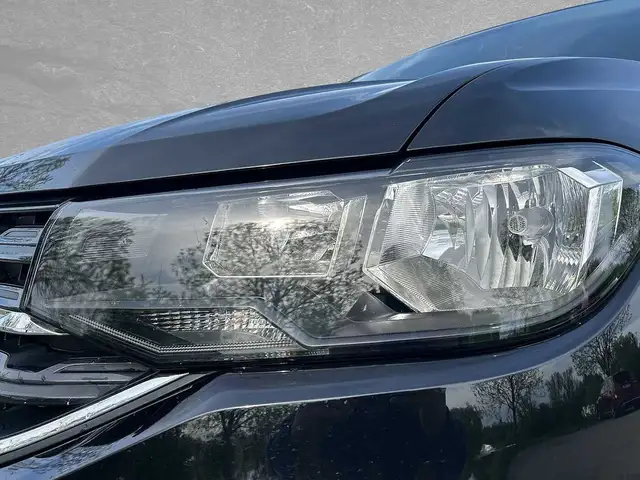Volkswagen T-Cross view 5