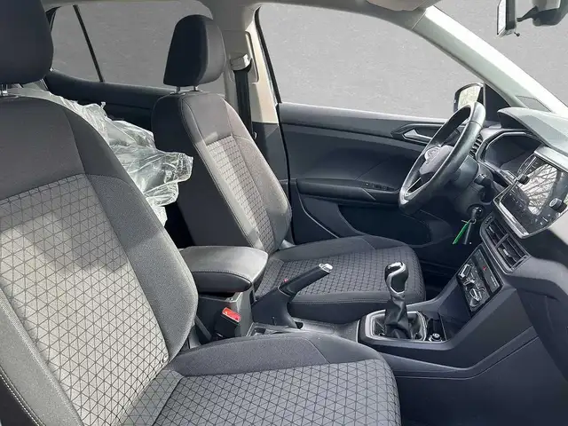 Volkswagen T-Cross view 8