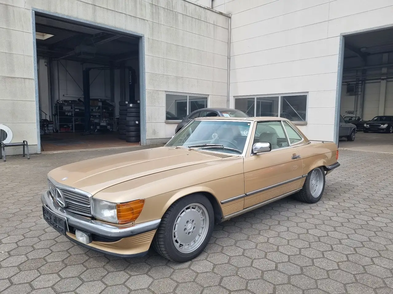 Mercedes-Benz SL 300 300SL W107 "Hardtop" Deutsches Fahrzeug & Zulassun, foto 1