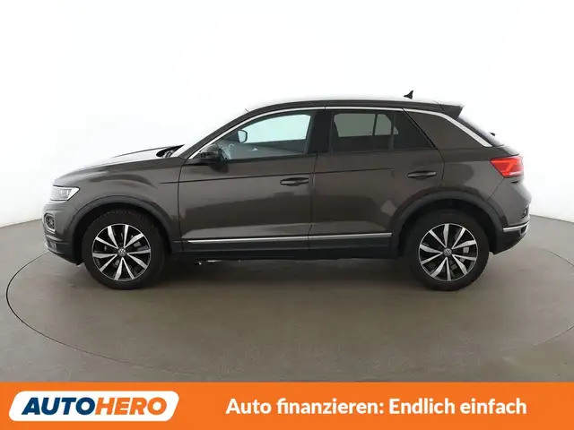 Volkswagen T-Roc view 3