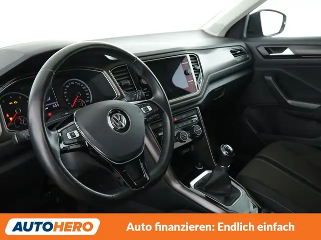 Volkswagen T-Roc view 11