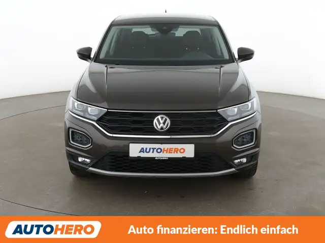 Volkswagen T-Roc view 9