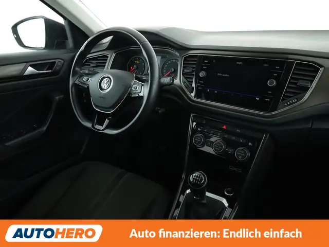Volkswagen T-Roc view 13