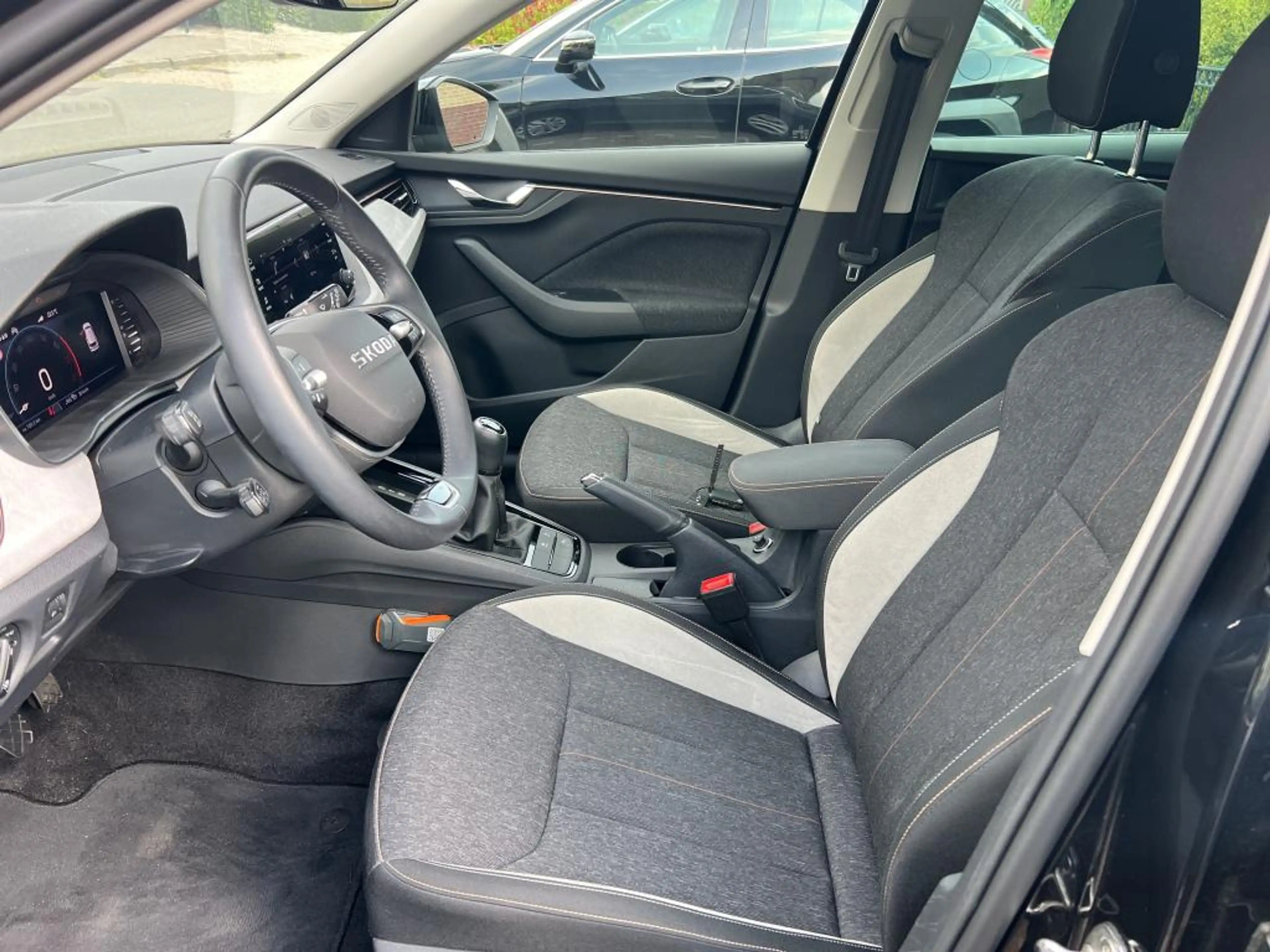 Skoda Kamiq 1.0 TSI 115pk Business Edition / Navigatie by APP — photo 5