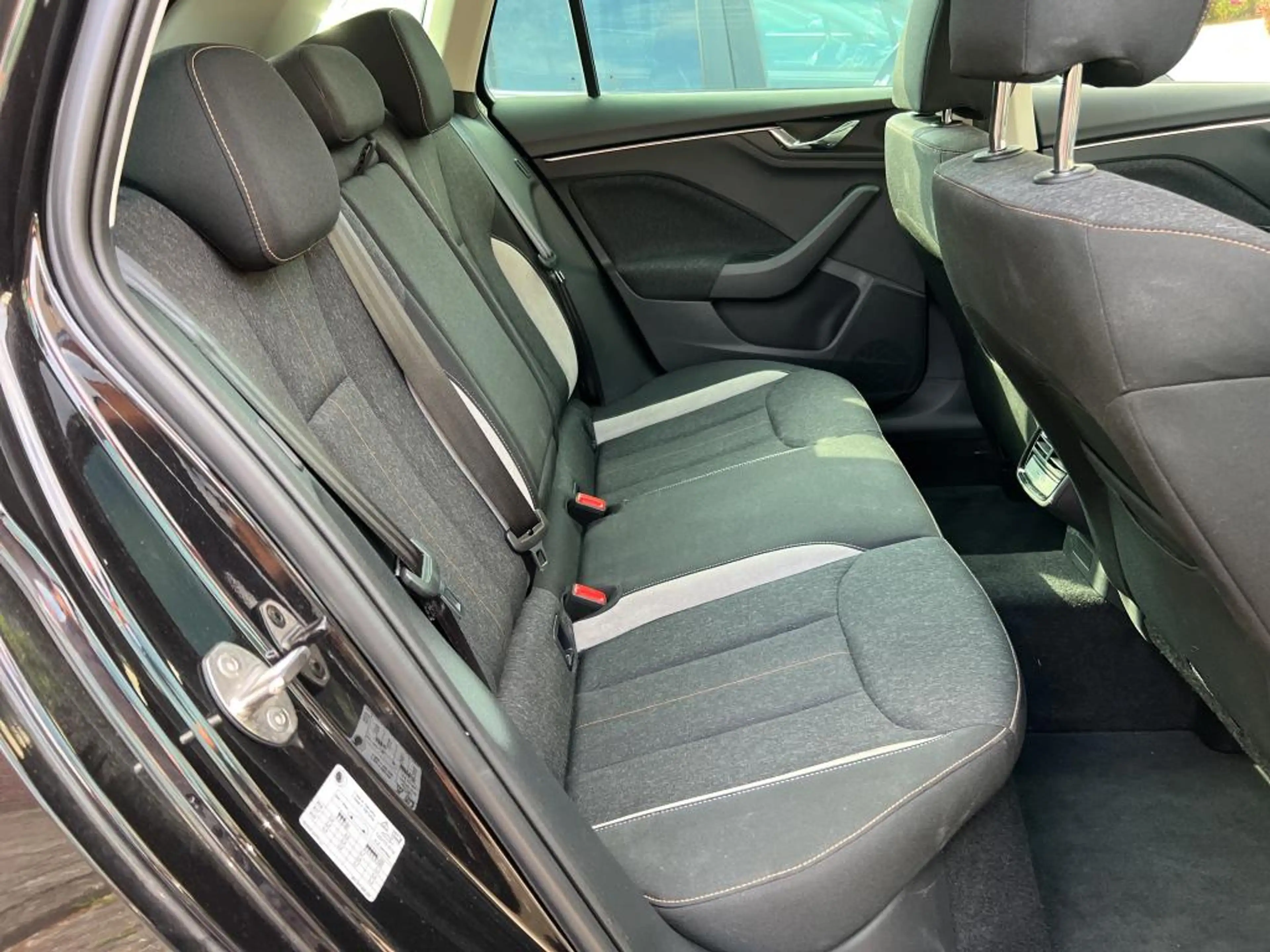 Skoda Kamiq 1.0 TSI 115pk Business Edition / Navigatie by APP — photo 6