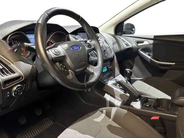 Ford Focus view 11