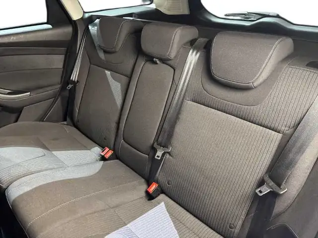 Ford Focus view 9