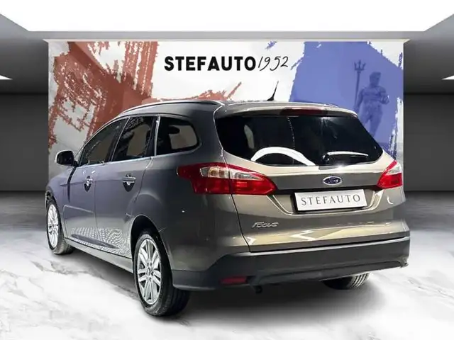 Ford Focus view 5