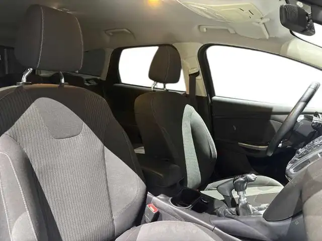 Ford Focus view 16