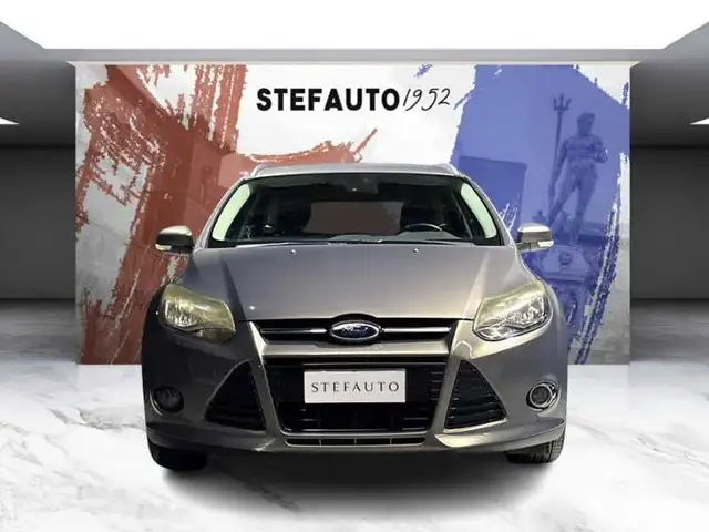 Ford Focus view 2