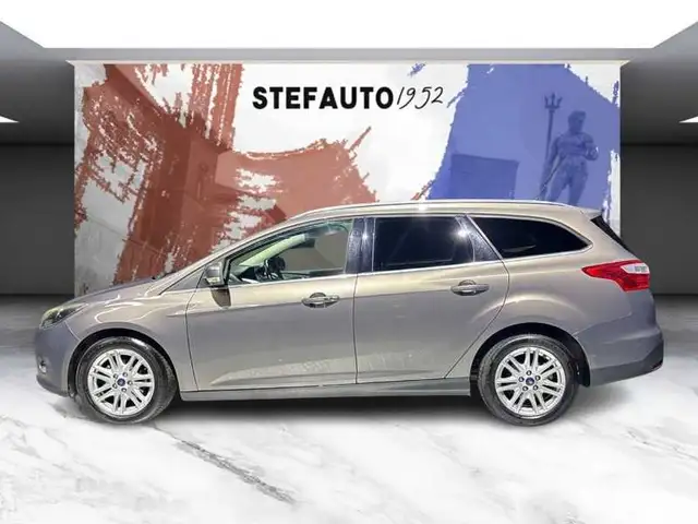 Ford Focus view 4