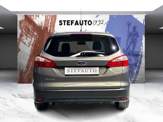 Ford Focus view 6