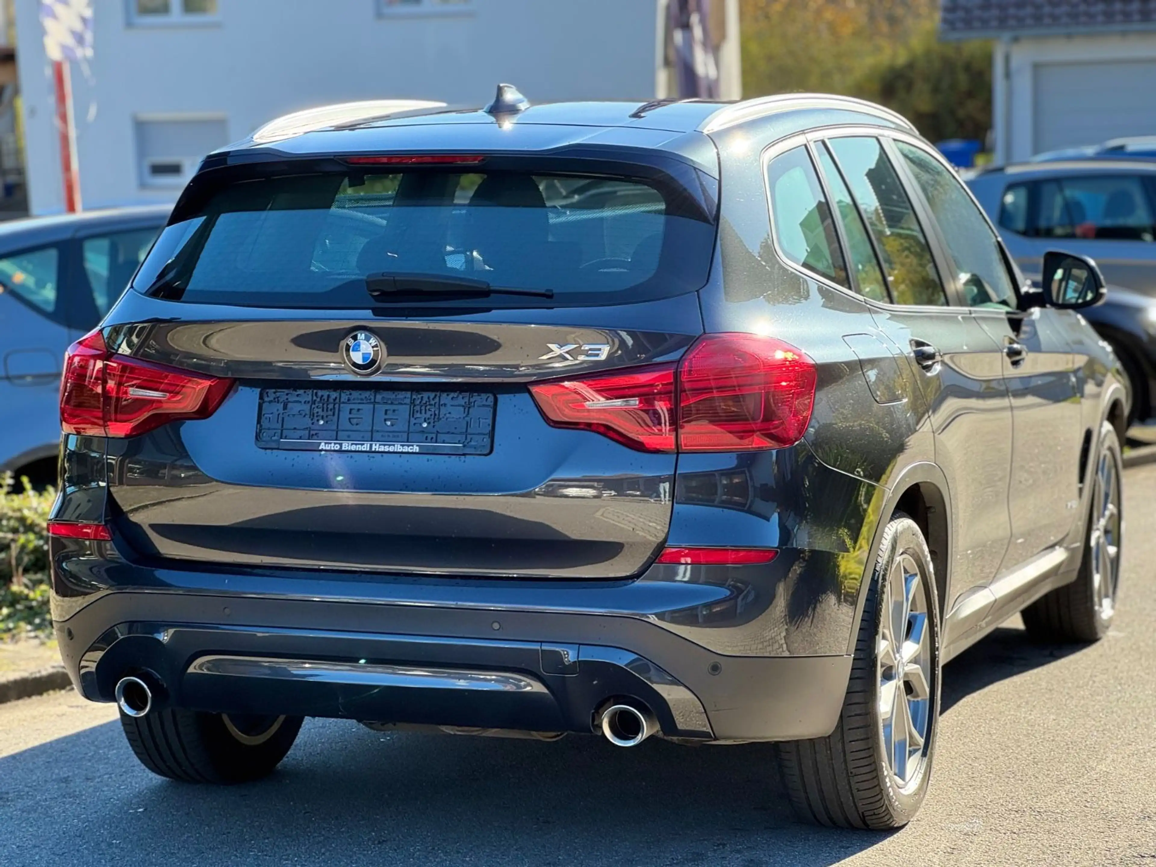 BMW X3 xDrive 20 d Advantage AHK — photo 7