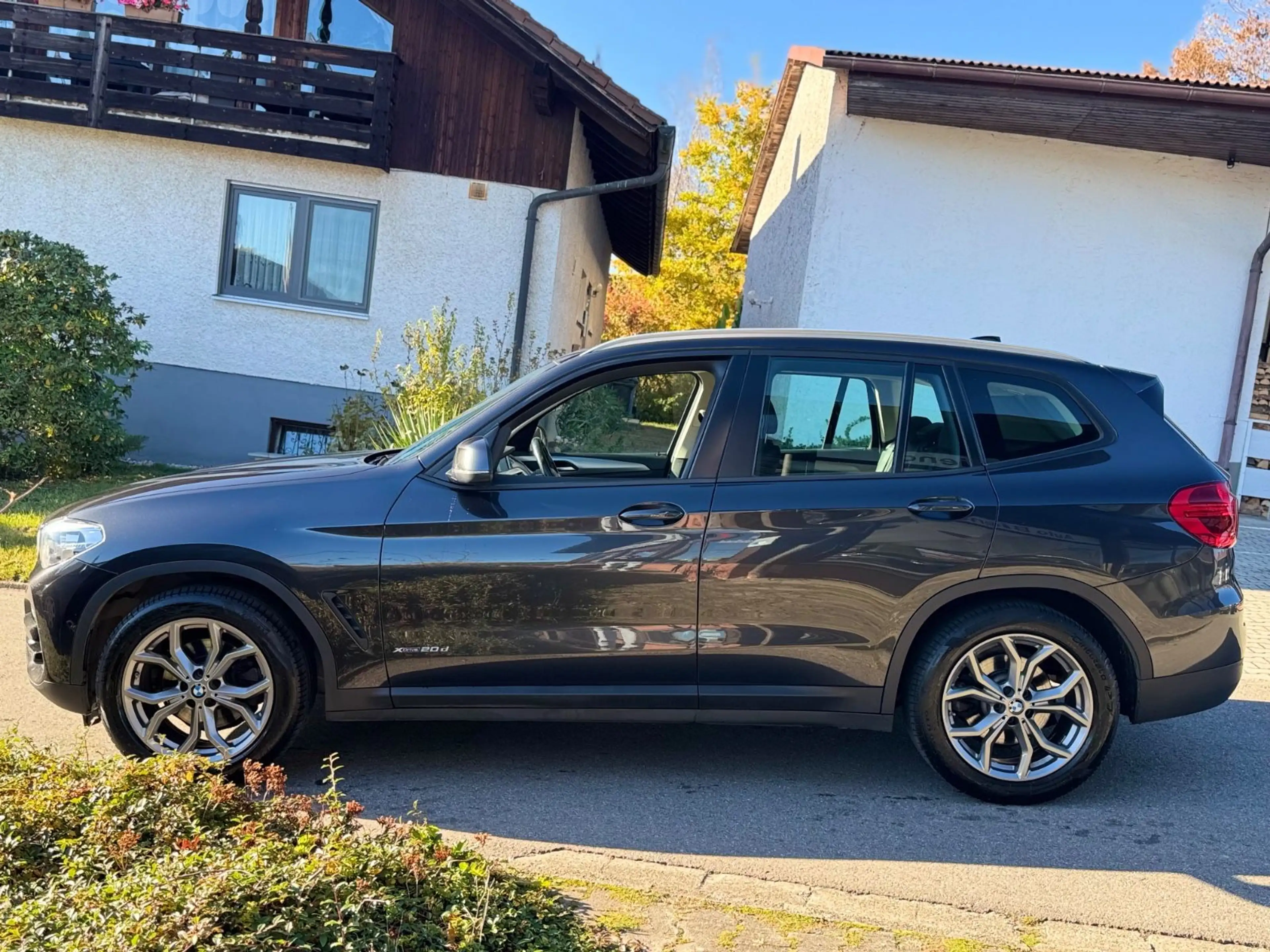 BMW X3 xDrive 20 d Advantage AHK — photo 4