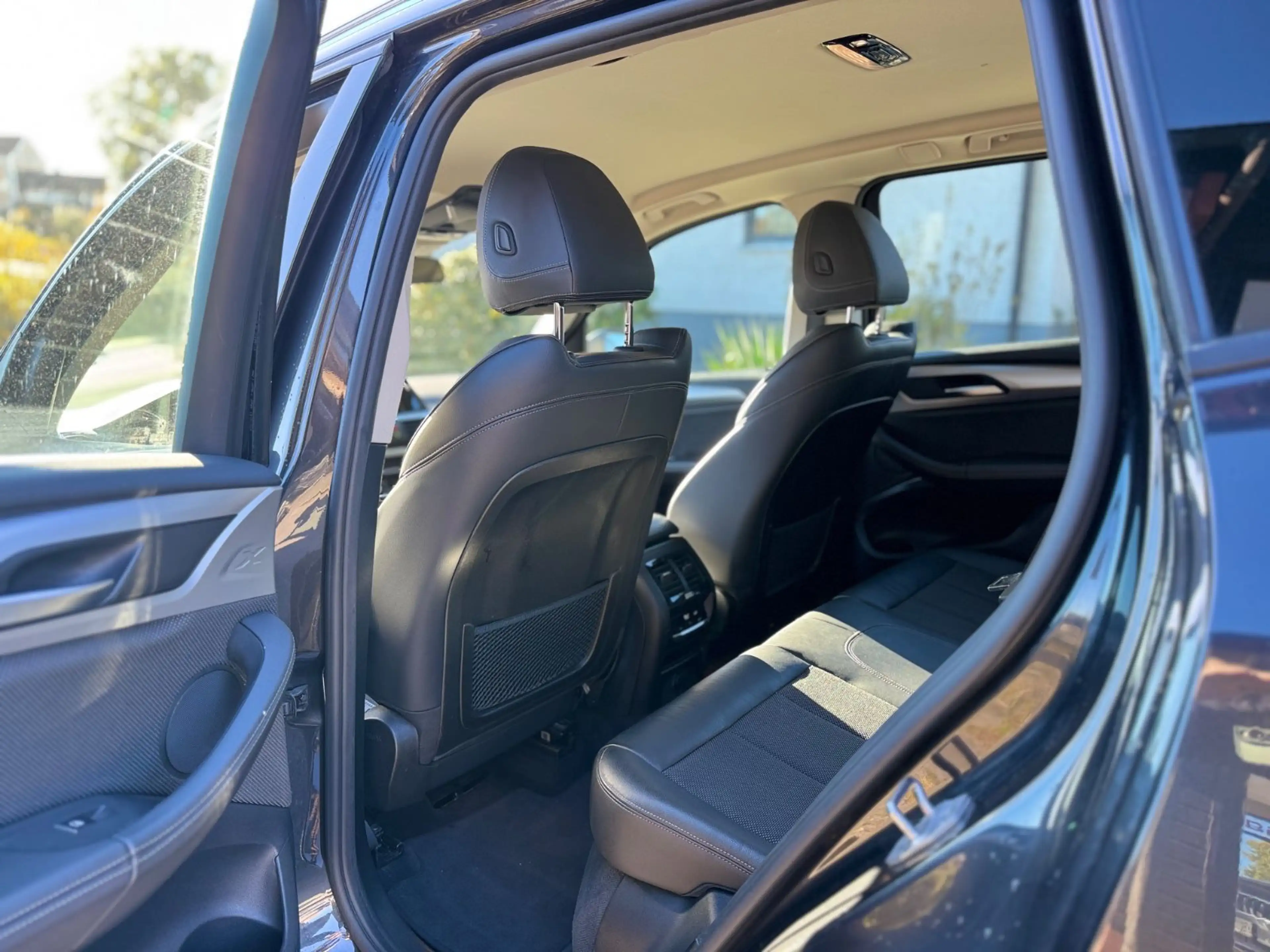BMW X3 xDrive 20 d Advantage AHK — photo 14