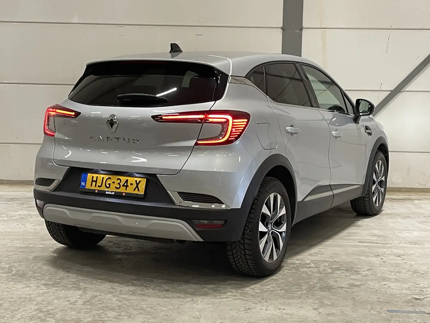 Renault Captur 1.6 E-Tech Plug-in Hybrid 160 Intens | Camera | Ca Grijs - 2