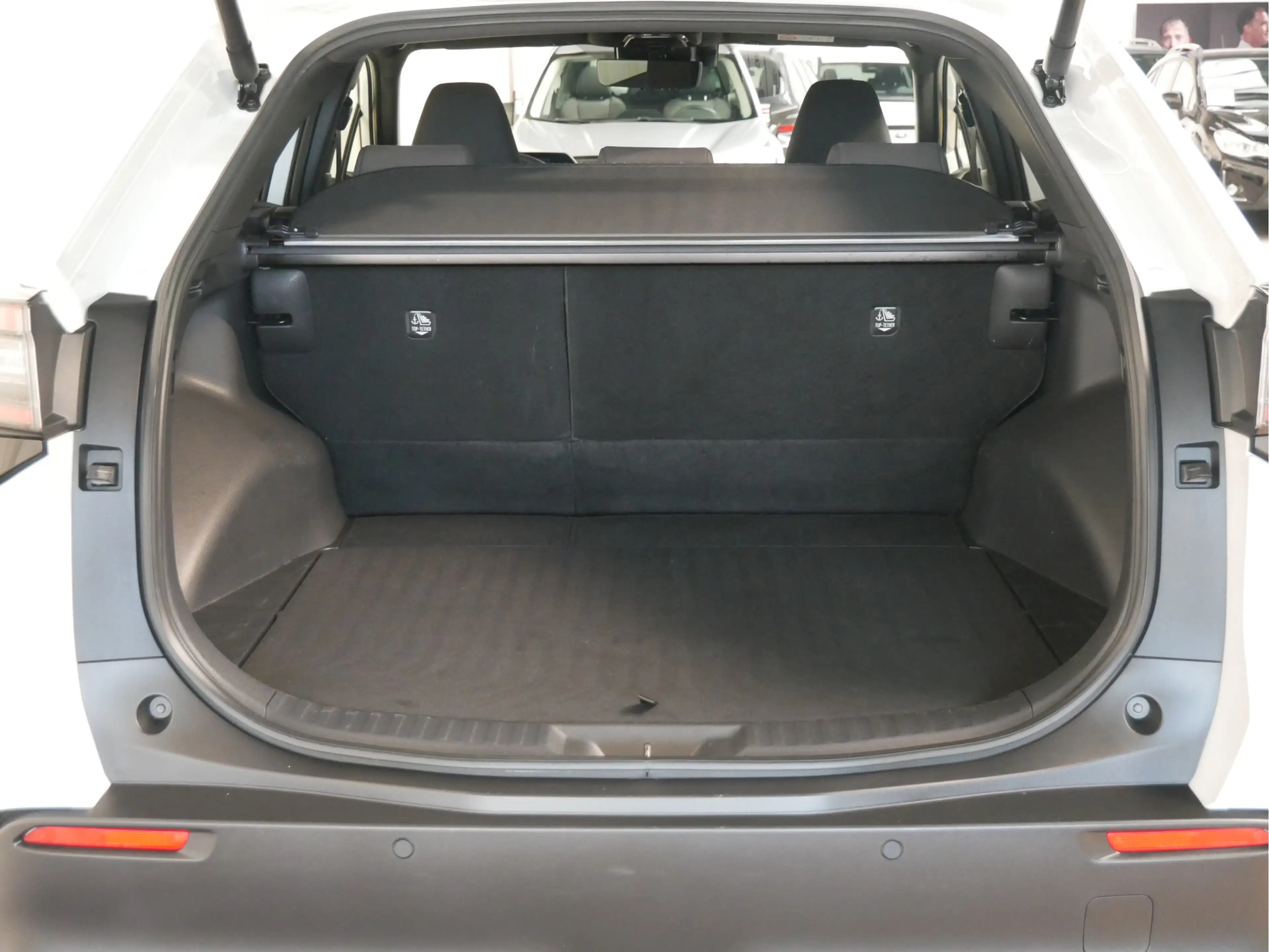 Subaru Solterra 71 kWh — photo 17