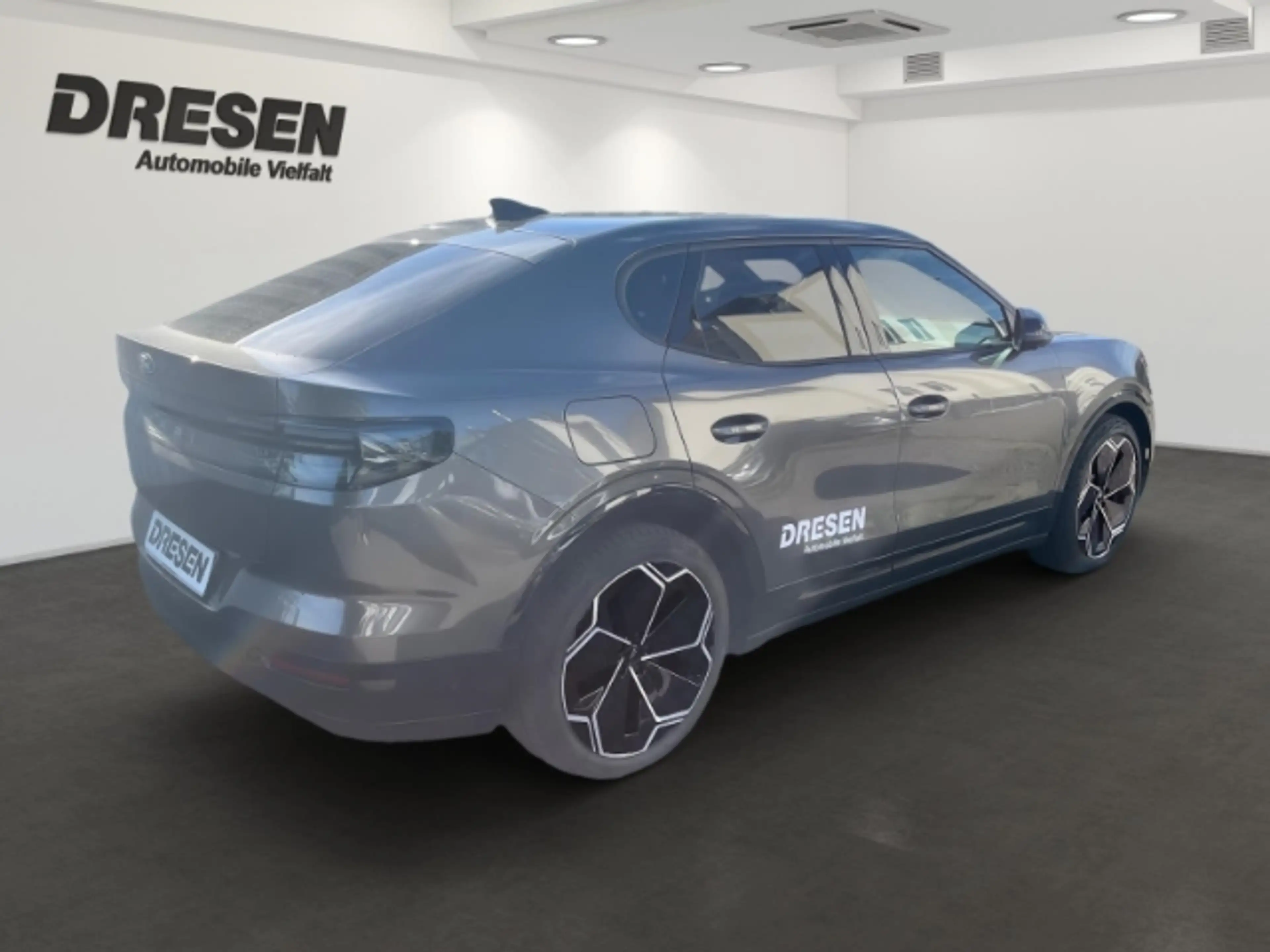 Ford Capri Premium 250 kW Dual-Motor AWD AHK-el. klappb. Pano — photo 5