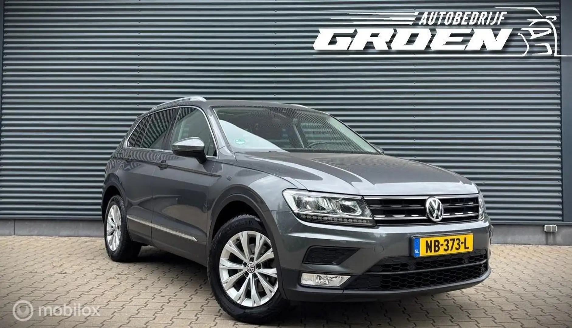 Volkswagen Tiguan 1.4 TSI Connected Series LED|PANO| Gris - 2