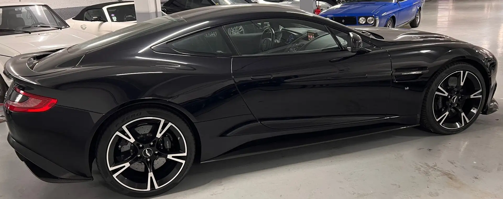 Aston Martin Vanquish Чорний - 2